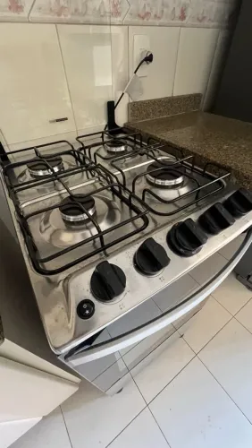 Fogão Brastemp 4 Bocas Inox com Forno e Tampa de Vidro