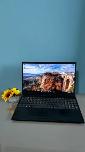 Notebook Intel Core i3-10110U 4GB RAM SSD 256GB Windows 11 Pro