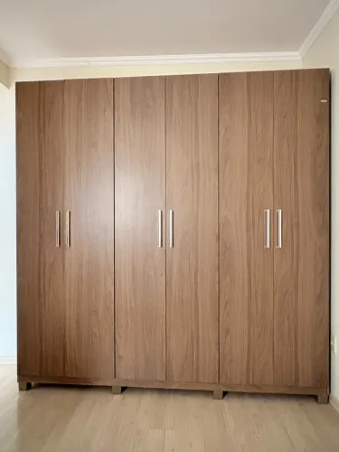 Guarda roupa 6 portas