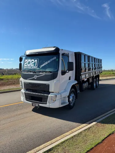 Filé VOLVO VM único dono com graneleiro revisões na volvo 