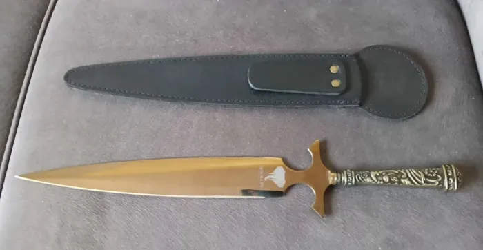 Punhal Dourado Artesanal 