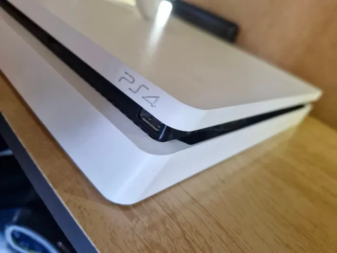 Playstation 4 slim + controle