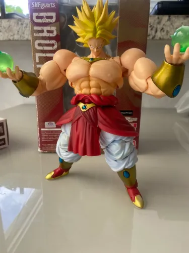 SHFiguarts Broly claro v1