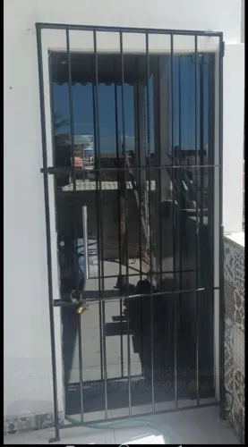 Grade para porta em Ótimo estado!!