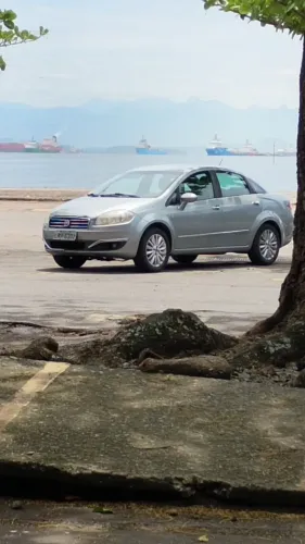 Fiat Linea Essence 1.8 Flex 16V 4P 2015