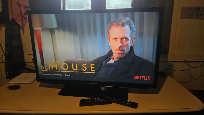 TV Samsung 32" Full HD com fire stick Amazon (smart)