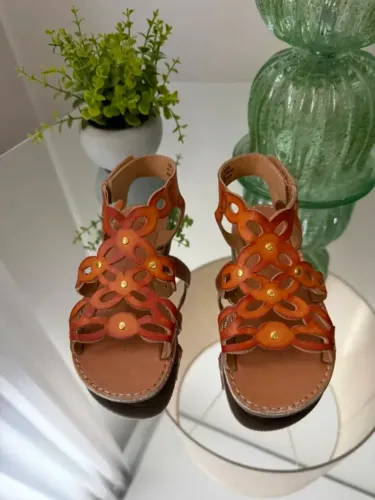 Sandalia gladiadora - Rachel Shoes - Tamanho 10 EUA - Brasil 27