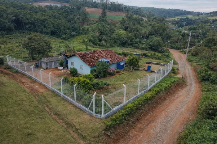 Construção e instalação de alambrado galvanizada e Gradil residencial 