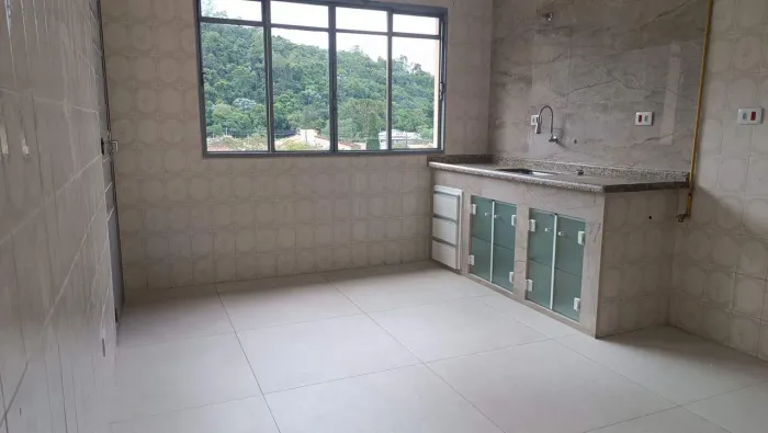 Apartamento com 2 dormitórios para alugar, 80 m² por R$ 2.040,00/mês - Centro - Guararema/