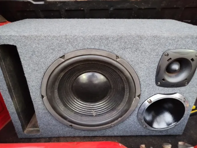 Vende se Caixa de Som Trio