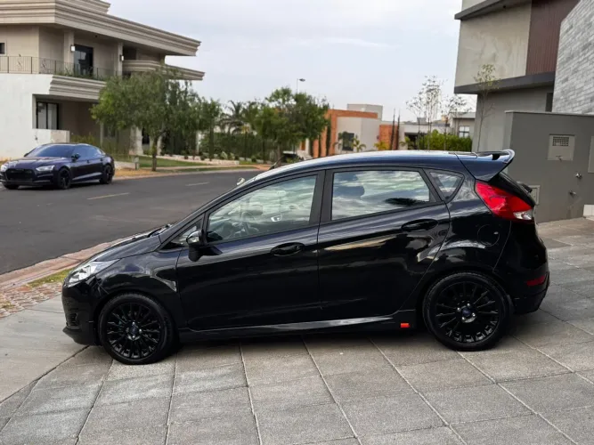 Ford Fiesta Sport 1.6 16V Flex Mec. 2016