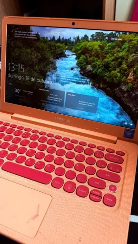 VENDO NOTEBOOK SAMSUNG ROSA 400
