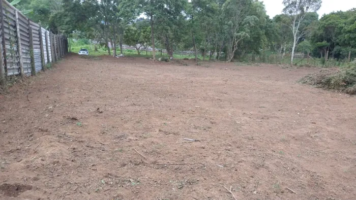 Excelente lote 1.509 metros TOTALMENTE LIMPO E PLANO - OPORTUNIDADE - Condomínio Los Alamo