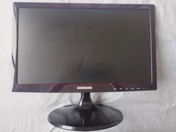 Monitor Samsung s19c301f COM DEFEITO 