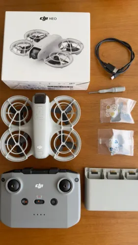 Drone DJI Neo + Controle + Carregador