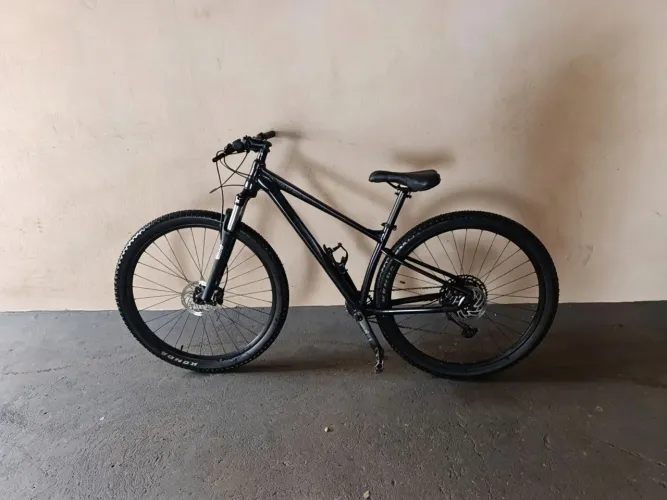Bicicleta Aro 29 TWS<br>Quadro TSW<br>Pneus Booster Pro<br>Marchas Shimano Deor