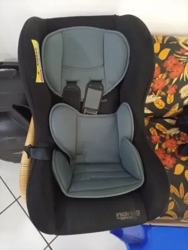 Assento infantil para carro