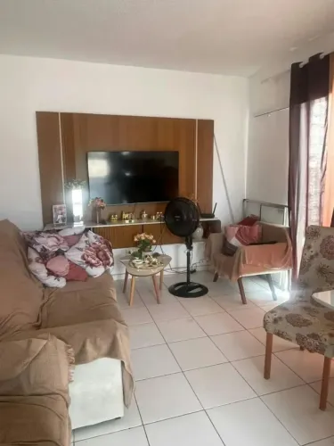 D| VENDO LINDA CASA EM CANUDOS 