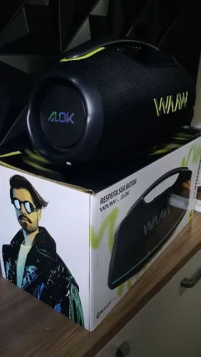 Caixa Hiperboom 1000 proteção IPX7 (ALOK) 180W RMS