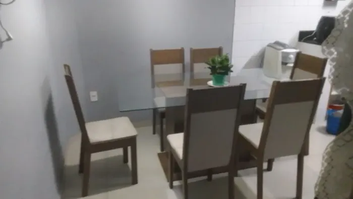 Linda Mesa de Jantar com 6 Cadeiras (1,60m x 0,90m)