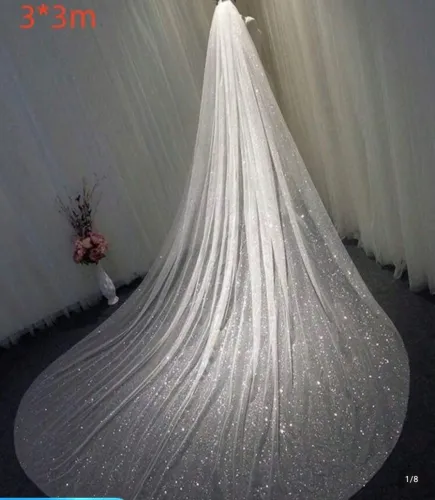 Vestido de noiva, ou pode ser usado para festas
