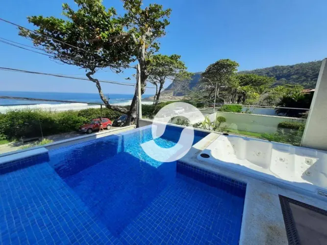 Praia de Itacoatiara, frente mar! - Mansão nova, em estilo contemporâneo. 4 suítes!