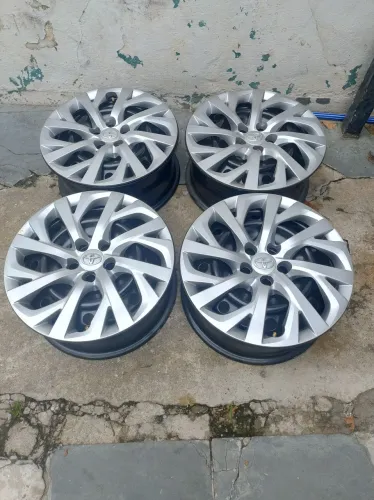 Rodas do Corolla.