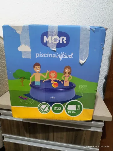 Picina inflável  de 2.400 lts da marca Mor  com bomba de filtro 