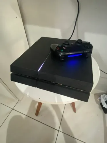 PS4 FAT EM EXCELENTE ESTADO COM 500 GB DE MEMÓRIA