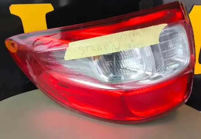 Lanterna Traseira Fiat Strada 2014 a 2019