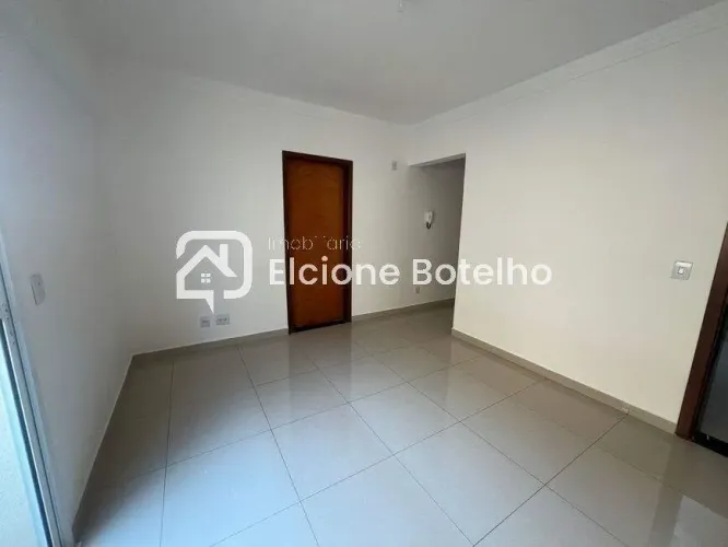 Apartamento para aluguel, 3 quartos, 1 suíte, 1 vaga, SANTA MONICA - Uberlândia/MG