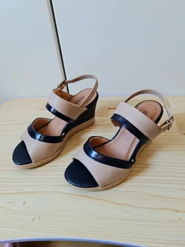 SANDÁLIA CONFORTFLEX N. 34 BEGE E AZUL MARINHO