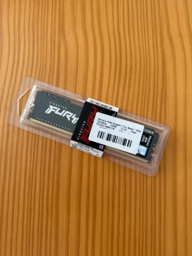 Memória 16GB Kingston Fury DDR4 3200MHZ CL16 - Lacrada comprada no Kabum NF e Garantia.