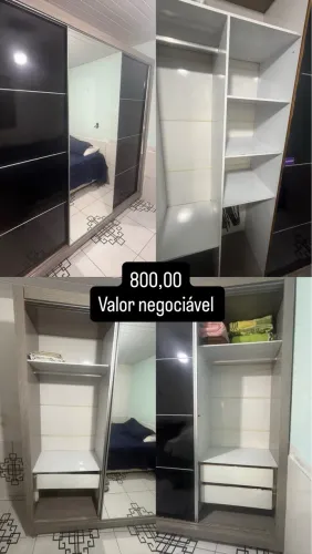 Guarda roupa 3 portas com rodinhas nos pés 