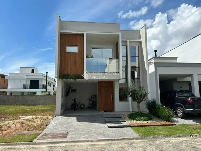Casa de Alto Padrão Automatizada à Venda em Biguaçu !!
