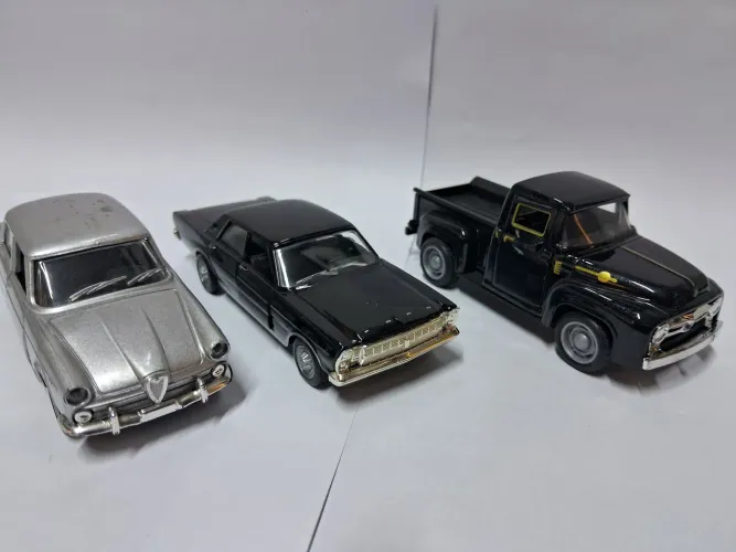 Carrinhos miniatura