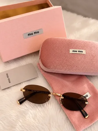 Óculos Escuros Miumiu Oval Estilo - NOVO