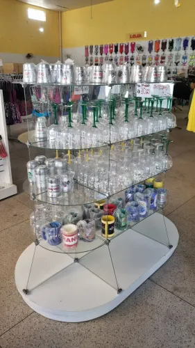 Vitrine Expositor De Vidro Temperado Com Base Ilha - 1,5m Altura (9 Unidades)