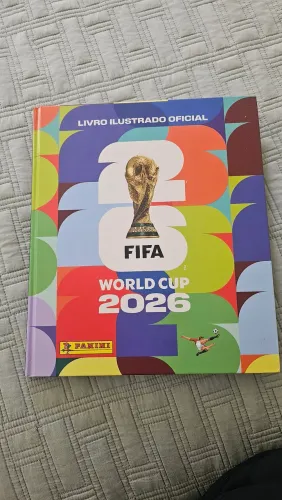 Álbum Panini Capa Dura Copa 2026 - 700 figurinhas coladas