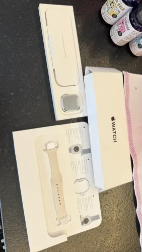 Apple Watch SE 3 40mm Starlight