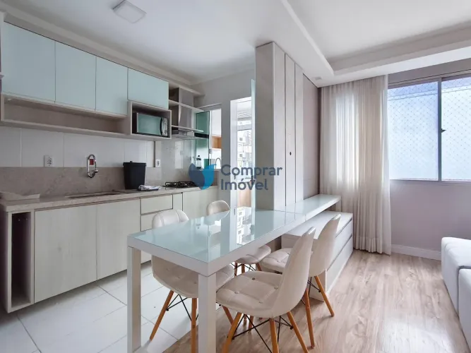 Apartamento mobiliado com 1 quarto e vaga coberta no bairro Petrópolis