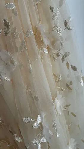 Saia Longa De Tule Nude Com Bordado 3d Floral Feminina (Usado)