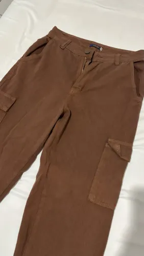Calça Cargo Marrom