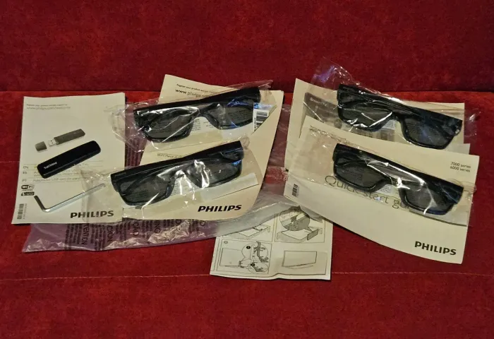 Kit 4 Óculos 3D Com Adaptador USB TV 3D Philips