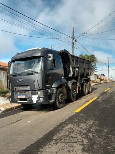 Caminhão caçamba Ford cargo 2429