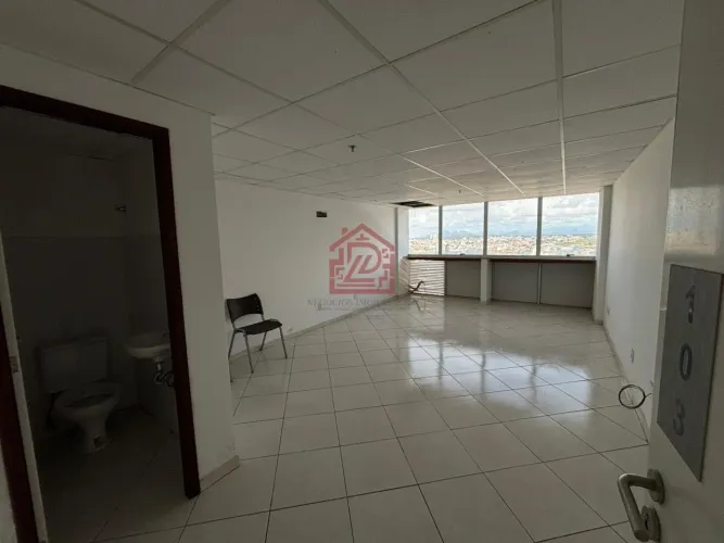 Sala em Imbetiba, Macaé: 29m² à Venda e Locação