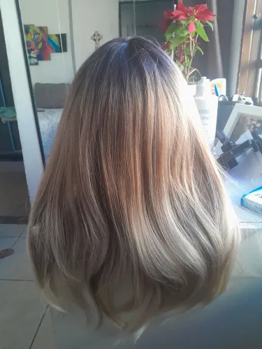 Wig loira ,cabelo sem brilho ,igual ao cabelo humano