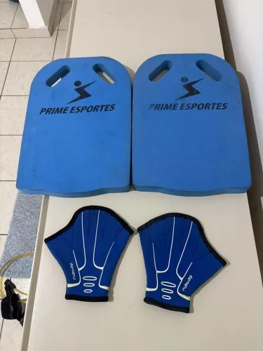 Pranchinha e palmar para natação