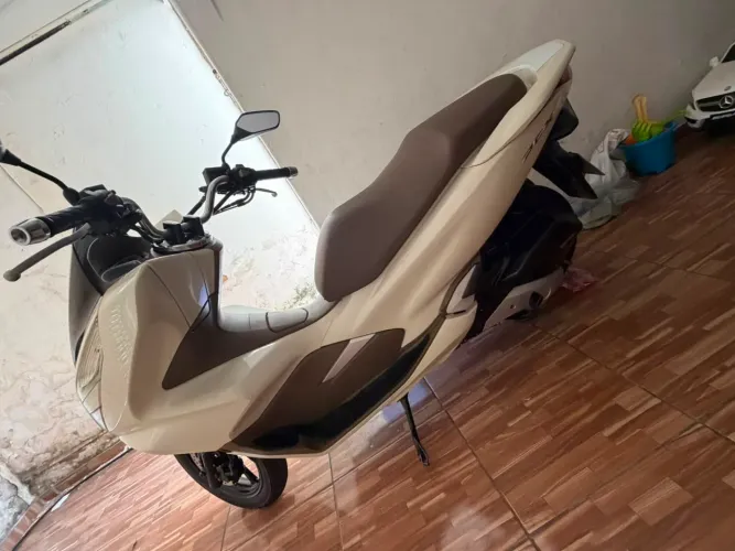 Vende-se PCX 