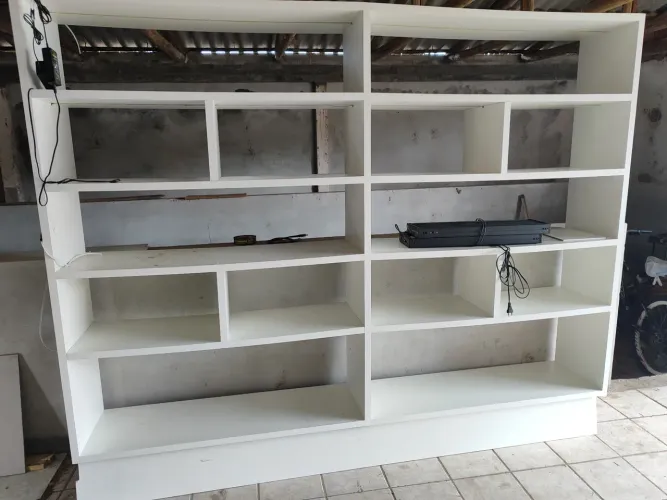 Vitrine em MDF dublado 